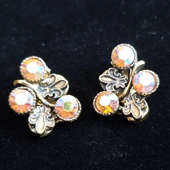 Vintage Austrian Crystal Clip Earrings Gold Tone - Picture 10 of 11